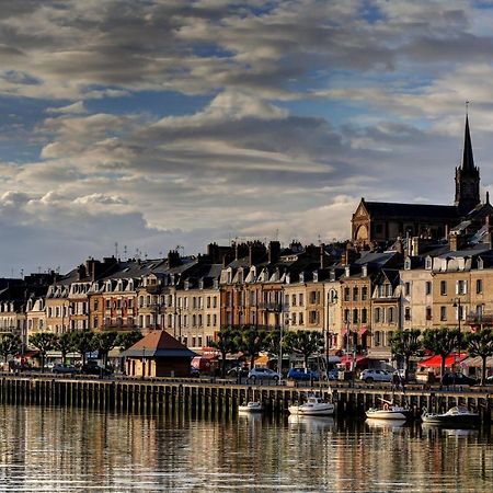 Trouville Sur Mer Vue Sur La Touque Exterior photo