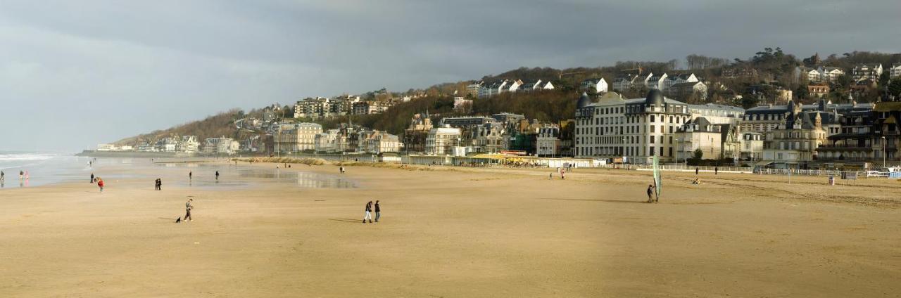 Trouville Sur Mer Vue Sur La Touque Exterior photo