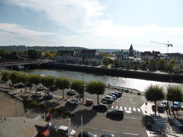 Trouville Sur Mer Vue Sur La Touque Exterior photo
